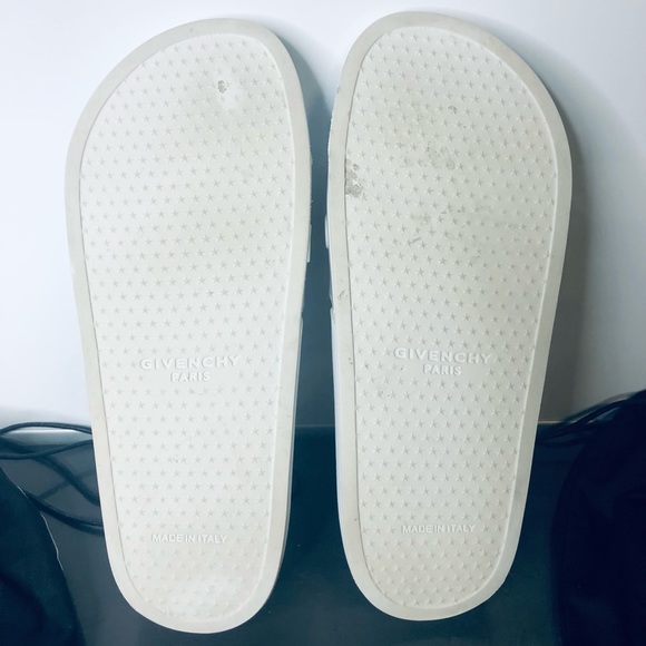 GIVENCHY SLIDES- Men’s size 7 (Women’s 9) - Picture 4 of 5